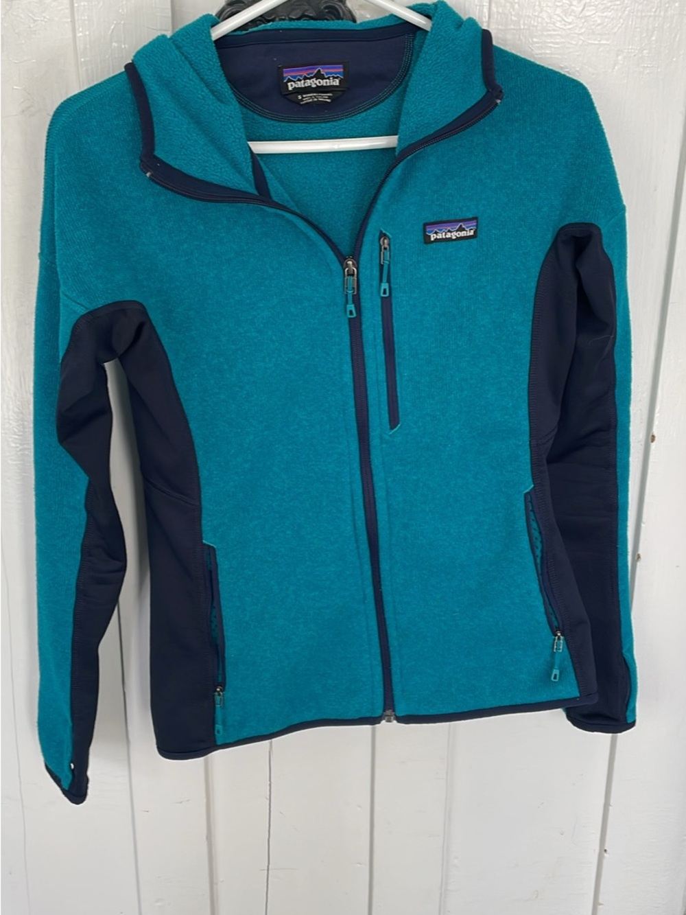 Patagonia Women's Teal Hooded Fleece Jacket with Navy Panels